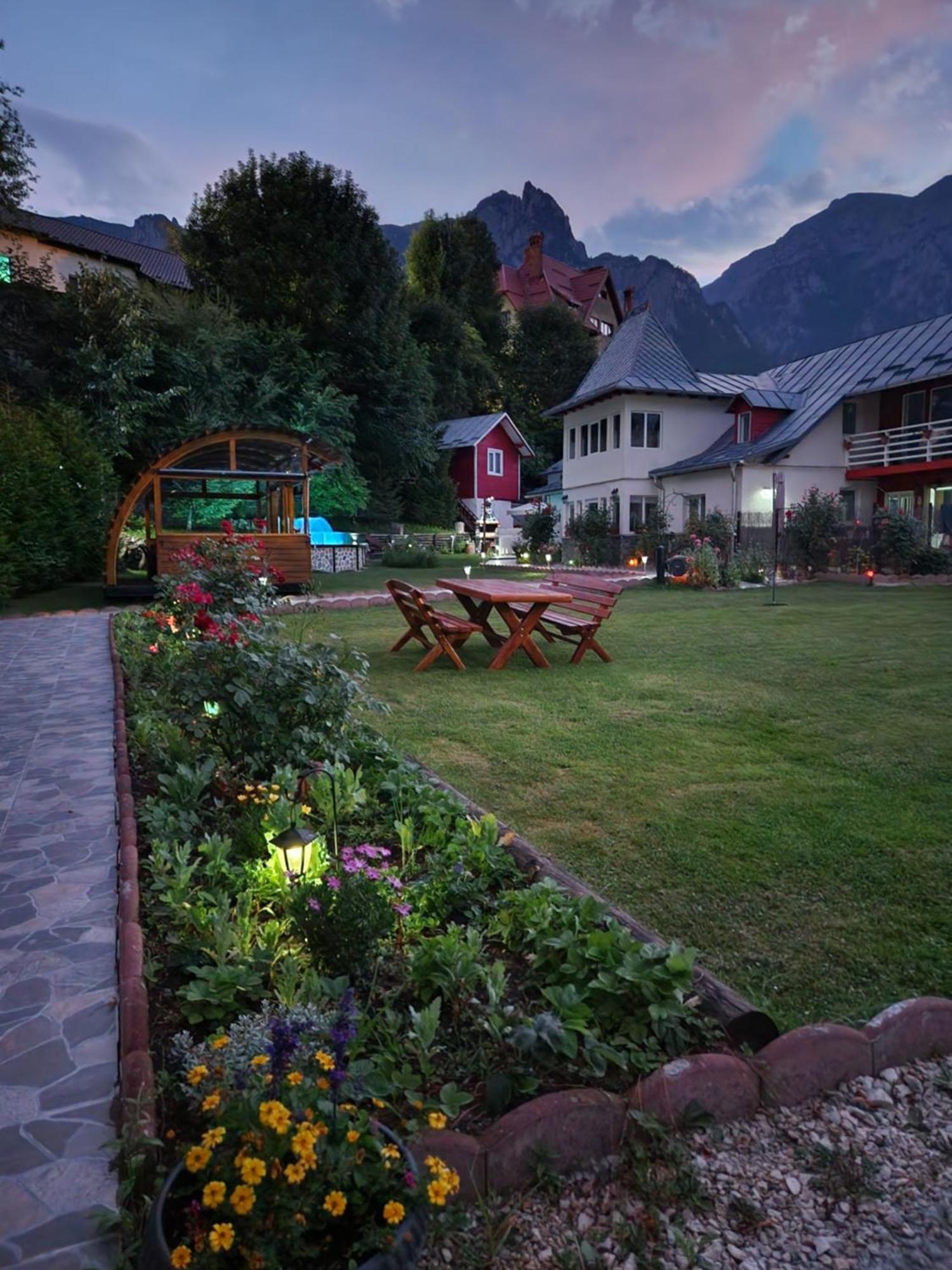 Hotel Casa Turta Dulce Buşteni Exterior foto